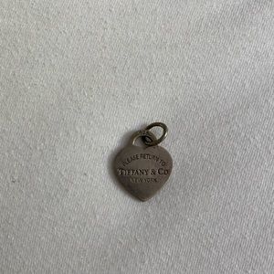 Tiffany & Co - Return to Tiffany Heart Tag